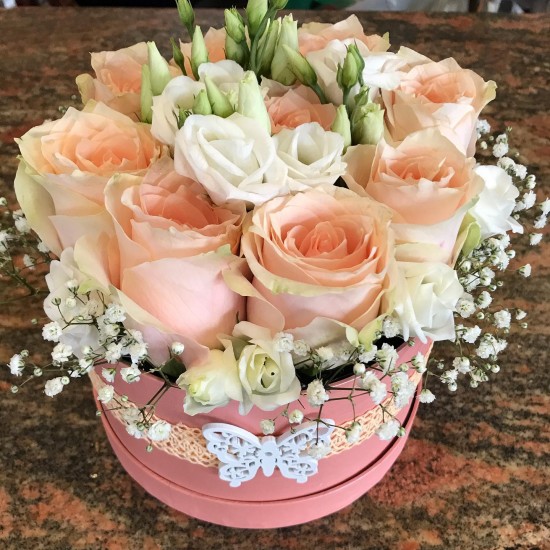 Kvetinový box ruže+lysianthus